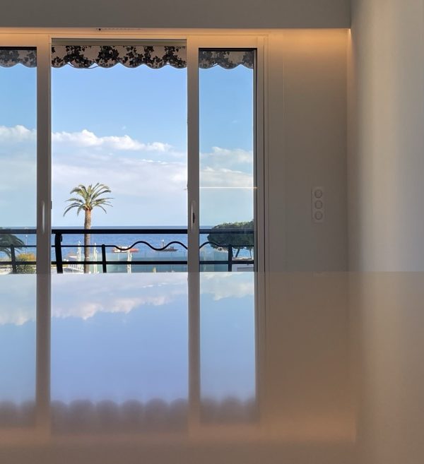 Sea view apartment in Carnolès